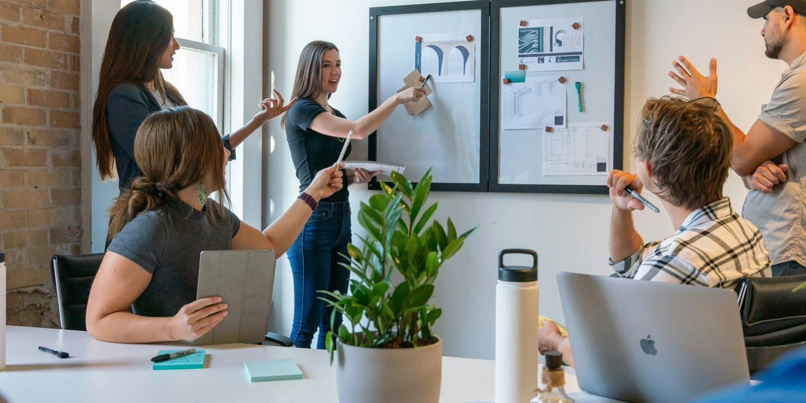 Les Différences Entre Licence AEI et Licence AES