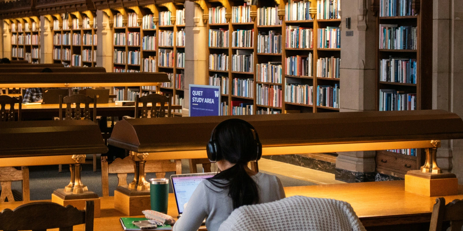 Licence AEI UPEC : Focus sur le Parcours Shanghai Licence AEI UPEC : Focus sur le Parcours Shanghai